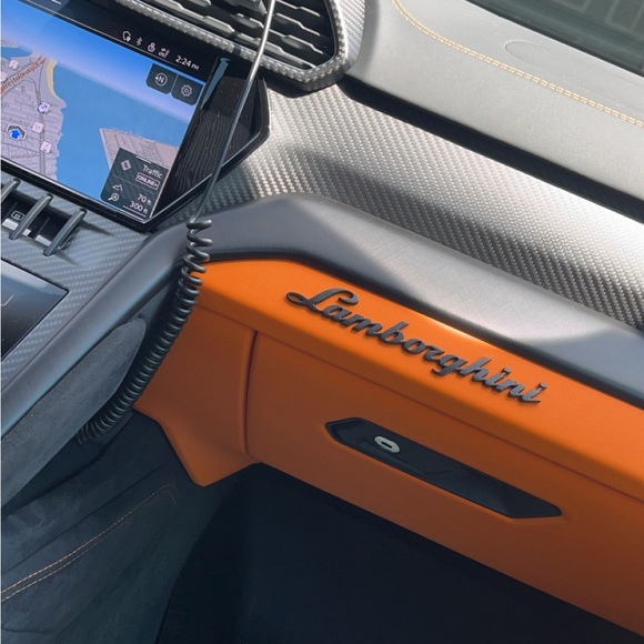 elanelosh1523